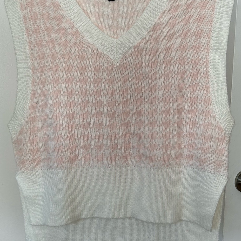 Women's Pink and White Sweater Vest